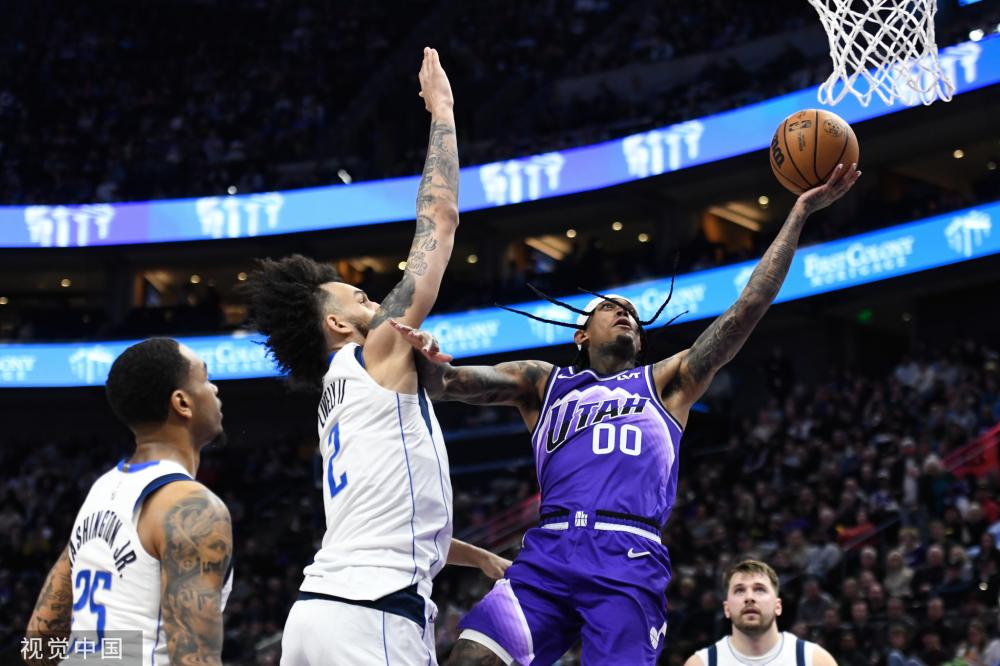 在足球场上 在足球场上